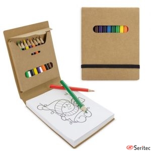 Libreta de cartn personalizable con dibujos y lapices de colores